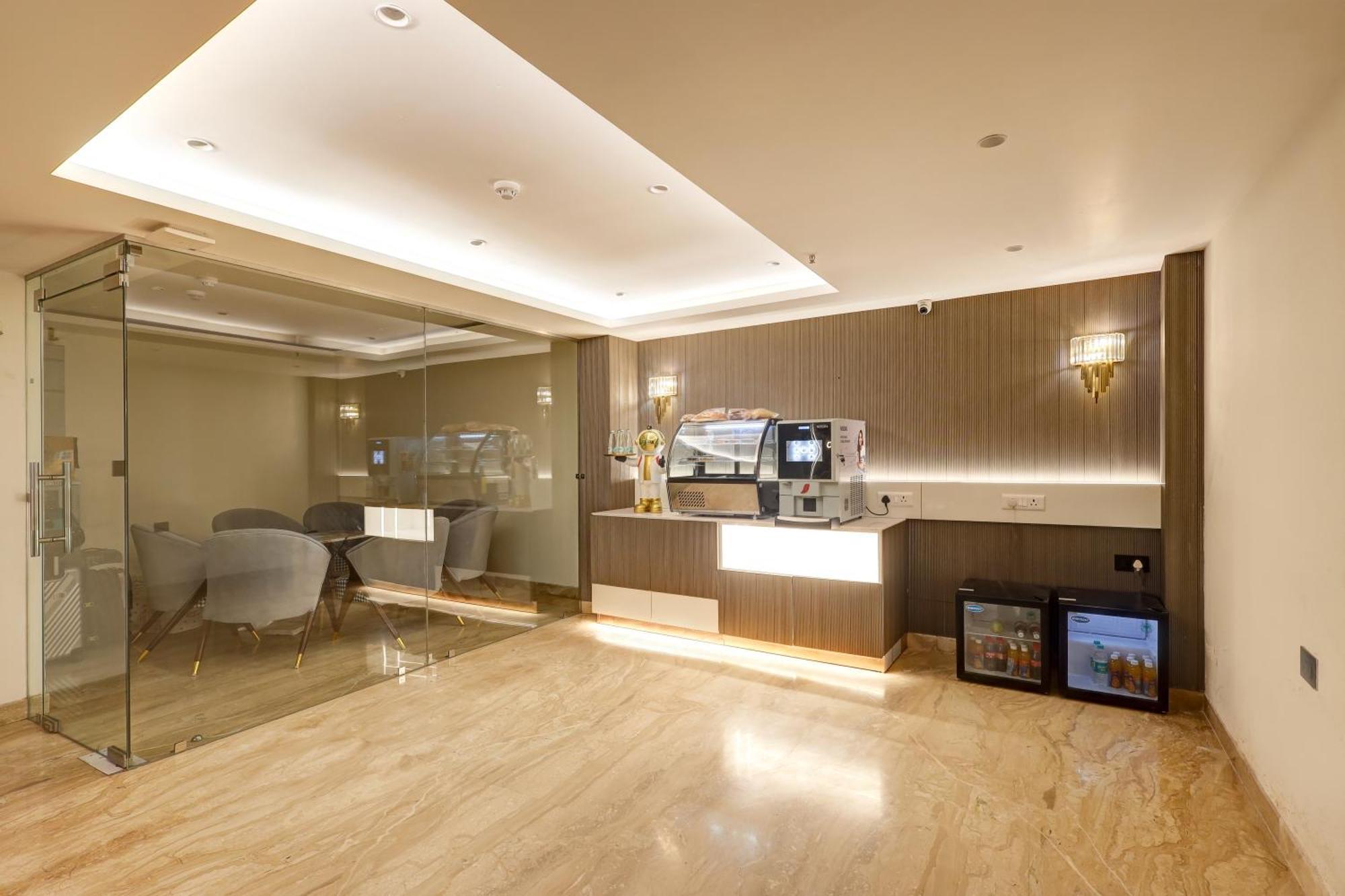 The Tyche New Delhi - Traveller'S Choice Award Winner 2025 Нью-Дели Экстерьер фото
